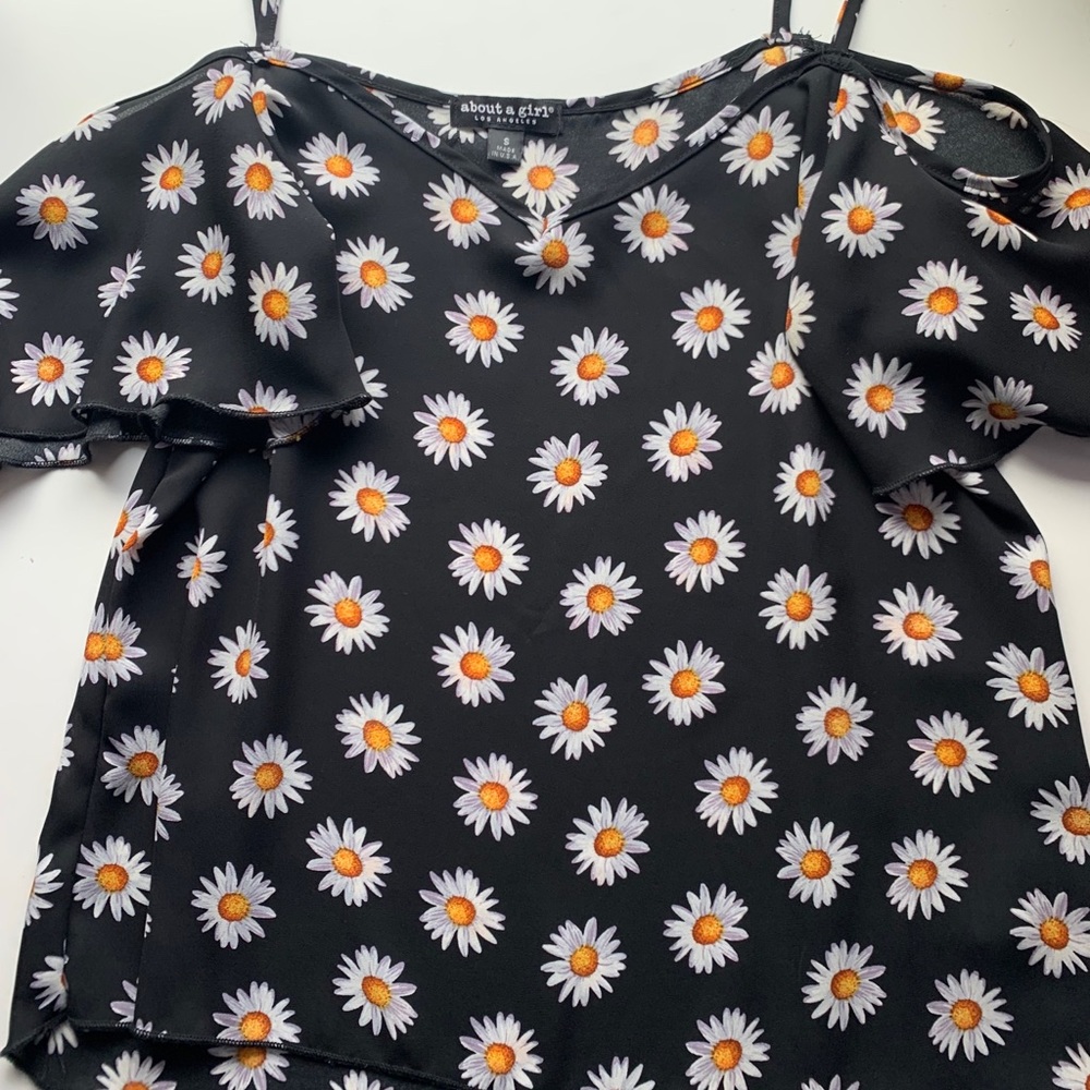 Daisy Print Tank with Off the Shoulder Accents